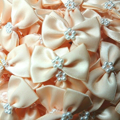 thecraftshop.net Trucraft - 3.5cm Satin Ribbon Pearl Bows - PEACH - Pack of 10