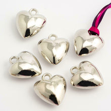 Load image into Gallery viewer, thecraftshop.net - italian options metallic puffed hearts 23mm pack of 12 	5038168027015
