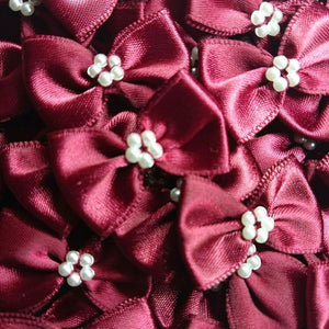 thecraftshop.net Trucraft - 3.5cm Satin Ribbon Pearl Bows - BURGUNDY - Pack of 10