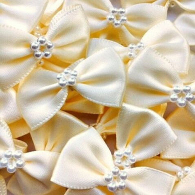 thecraftshop.net Trucraft - 3.5cm Satin Ribbon Pearl Bows - IVORY - Pack of 10